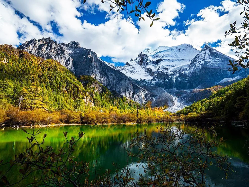 稻城亞丁珍珠海 稻城亞丁珍珠海.jpg